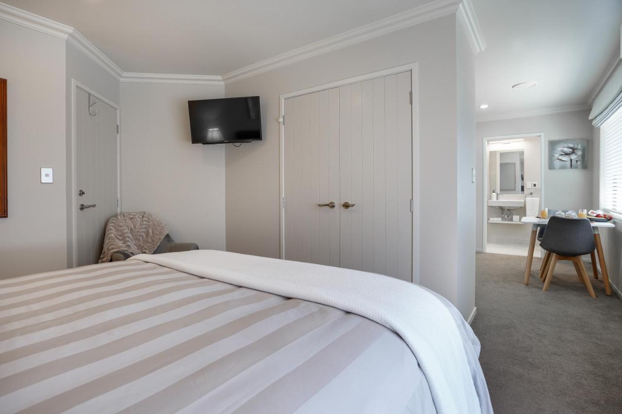 Ambience On Pacific Bed and Breakfast Palmerston North Buitenkant foto
